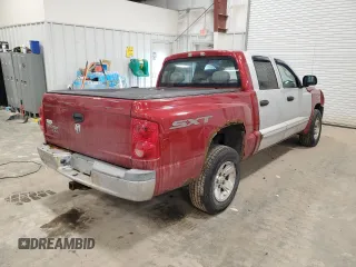 2008 Dodge Dakota SXT z VIN 1D7HW38K38S543504, wystawiony jako Copart lot #43649515 z przebiegiem 181 394 mil mil oraz Nie do naprawy • Non repairable. Historia ofert i sprzedaży dostępna na DreamBid. Obrazek 3.
