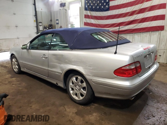 2001 Mercedes-Benz CLK 320/430 z VIN WDBLK65G01T079748, wystawiony jako Copart lot #50126715 z przebiegiem 120 266 mil mil oraz Szkoda całkowita • Salvage title. Historia ofert i sprzedaży dostępna na DreamBid. Obrazek 2.