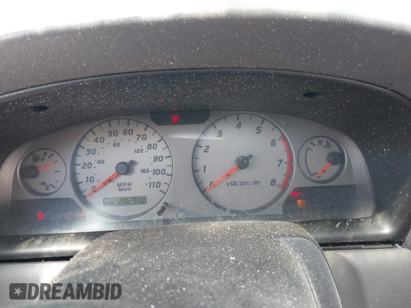 2001 Nissan Xterra XE z VIN 5N1ED28Y51C571544, wystawiony jako IAAI lot #42369137 z przebiegiem 202 908 mil mil oraz . Historia ofert i sprzedaży dostępna na DreamBid. Obrazek 7.