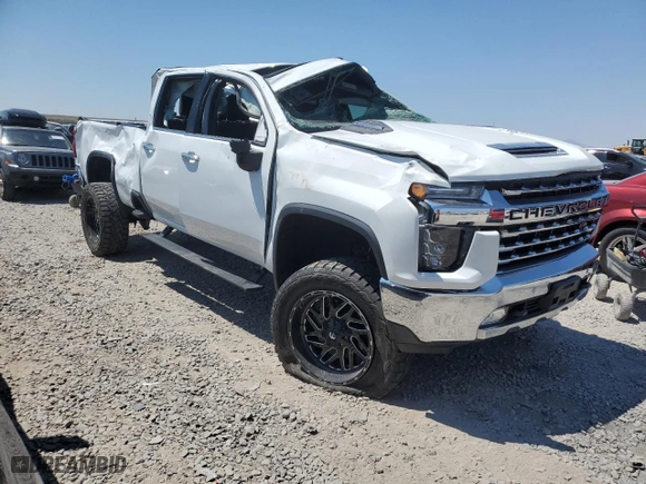 2020 Chevrolet Silverado 3500HD LTZ with VIN 1GC4YUEY6LF164502, listed as a Copart auction lot 63255174 with 26,904 mi miles and Salvage Title. Bid and sale history available at carsss.com. Image 4.