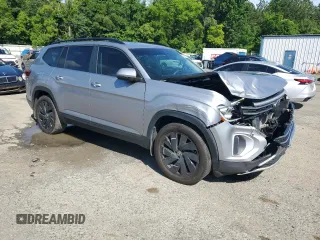 2024 Volkswagen Atlas SE z VIN 1V2JR2CA6RC538030, wystawiony jako Copart lot #58505685 z przebiegiem 32 613 mil mil oraz Szkoda całkowita • Salvage title. Historia ofert i sprzedaży dostępna na DreamBid. Obrazek 4.
