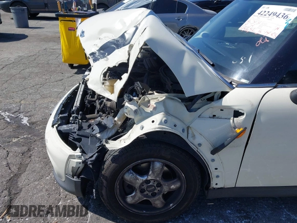 2011 MINI Hardtop with VIN WMWSU3C52BT095133, listed as a IAAI auction lot 42249436 with 44,652 mi miles and . Bid and sale history available at DreamBid. Image 13.