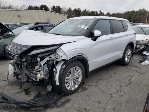 2024 Mitsubishi Outlander ES with VIN JA4J4UA81RZ030227, listed as a Copart auction lot 88127835 with 15,719 mi miles and Salvage Title. Bid and sale history available at carsss.com. Image 1.