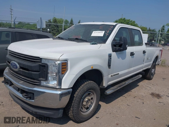 2019 Ford F-350 Platinum with VIN 1FT7W3BT4KED68113, listed as a IAAI auction lot 42420899 with 240,939 mi miles and . Bid and sale history available at DreamBid. Image 17.