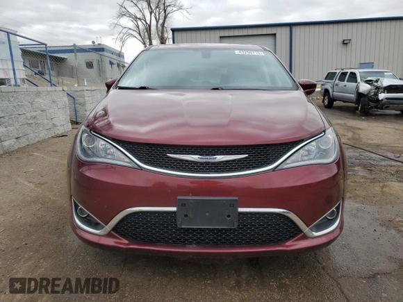 2018 Chrysler Pacifica Touring Plus with VIN 2C4RC1FG9JR108987, listed as a Copart auction lot 43200715 with 88,622 mi miles and Salvage title. Bid and sale history available at DreamBid. Image 5.