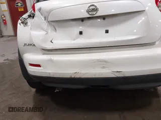 2014 Nissan Juke S with VIN JN8AF5MV3ET363747, listed as a IAAI auction lot 42056301 with Not Provided miles. Bid and sale history available at carsss.com. Image 17.