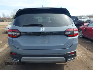 2023 Honda Pilot Elite with VIN 5FNYG1H83PB008488, listed as a IAAI auction lot 41857547 with 32,607 mi miles. Bid and sale history available at carsss.com. Image 17.