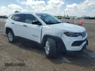 2025 Jeep Compass Sport with VIN 3C4NJDAN7ST529052, listed as a Copart auction lot 54128665 with 1,111 mi miles and Salvage title. Bid and sale history available at DreamBid. Image 4.