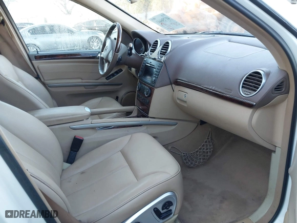 2011 Mercedes-Benz GL-Class GL 450 with VIN 4JGBF7BE1BA641658, listed as a IAAI auction lot 41756641 with 148,474 mi miles. Bid and sale history available at carsss.com. Image 5.