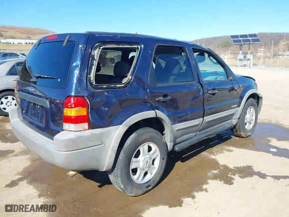 2002 Ford Escape XLT Choice with VIN 1FMYU031X2KC29008, listed as a IAAI auction lot 41747084 with 179,062 mi miles. Bid and sale history available at carsss.com. Image 4.