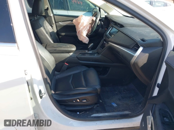 2017 Cadillac XT5 Premium Luxury AWD z VIN 1GYKNERS3HZ284561, wystawiony jako IAAI lot #41887147 z przebiegiem 119 189 mil mil oraz . Historia ofert i sprzedaży dostępna na DreamBid. Obrazek 5.