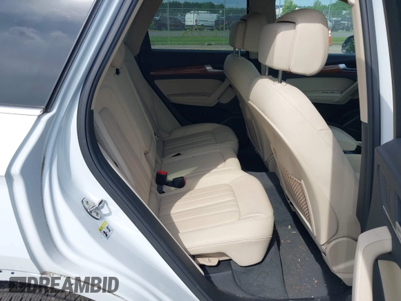 2023 Audi Q5 S line Premium Plus z VIN WA1EAAFY9P2148081, wystawiony jako IAAI lot #42436508 z przebiegiem 25 877 mil mil oraz . Historia ofert i sprzedaży dostępna na DreamBid. Obrazek 8.