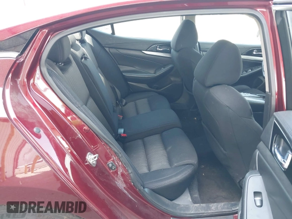 2017 Nissan Maxima SV with VIN 1N4AA6AP2HC418947, listed as a IAAI auction lot 41916705 with 156,575 mi miles and . Bid and sale history available at DreamBid. Image 8.