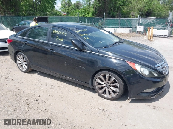 2013 Hyundai Sonata GLS with VIN 5NPEB4AC1DH555211, listed as a IAAI auction lot 42190097 with 181,000 mi miles and . Bid and sale history available at carsss.com. Image 1.