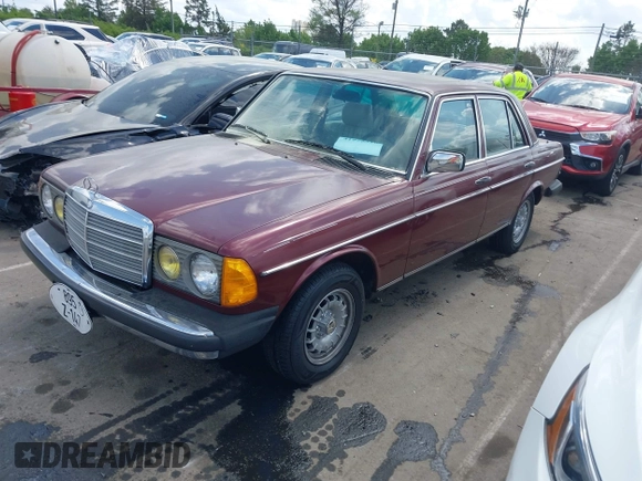 1985 Mercedes-Benz 300 with VIN WDBAB33CXFA233598, listed as a IAAI auction lot 41975316 with 149,707 mi miles and . Bid and sale history available at DreamBid. Image 2.