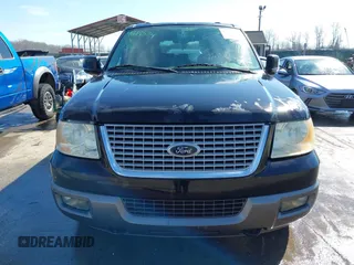 2004 Ford Expedition Special Service with VIN 1FMPU16L44LA17586, listed as a IAAI auction lot 41619534 with 140,299 mi miles. Bid and sale history available at carsss.com. Image 13.