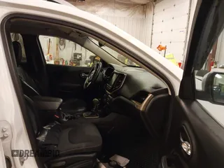 2017 Jeep Cherokee Latitude с VIN 1C4PJMCB2HW545464, выставлен на аукционе IAAI как лот 42043512 с пробегом 134 473 миль миль и . История ставок и продаж доступна на DreamBid. Изображение 5.