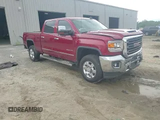 2018 GMC Sierra 2500HD SLT z VIN 1GT12TEY9JF195755, wystawiony jako Copart lot #56928195 z przebiegiem 175 497 mil mil oraz Szkoda całkowita • Salvage title. Historia ofert i sprzedaży dostępna na DreamBid. Obrazek 13.
