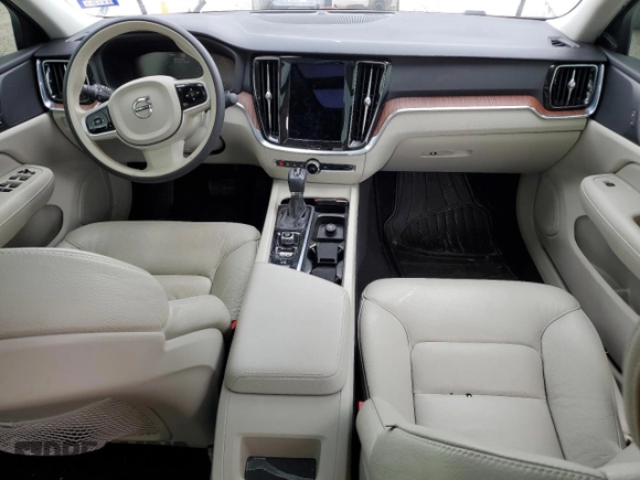 2021 Volvo S60 Momentum with VIN 7JR102FK7MG096815, listed as a Copart auction lot 47497864 with 43,550 mi miles. Bid and sale history available at carsss.com. Image 8.