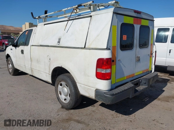 2008 Ford F-150 XL z VIN 1FTRF122X8KB62714, wystawiony jako IAAI lot #42680569 z przebiegiem 132 846 mil mil oraz . Historia ofert i sprzedaży dostępna na DreamBid. Obrazek 3.