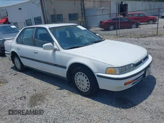 1993 Honda Accord LX с VIN JHMCB7653PC002464, выставлен на аукционе IAAI как лот 42582131 с пробегом 243 918 миль миль и . История ставок и продаж доступна на DreamBid. Изображение 1.