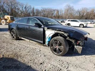 2019 Jaguar XJ with VIN SAJWA2GE6KMW22491, listed as a Copart auction lot 72712572 with 44,574 mi miles. Bid and sale history available at carsss.com. Image 4.