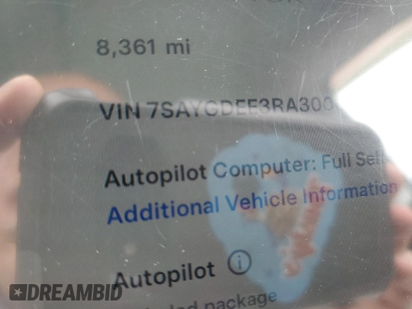 2024 Tesla Model Y Long Range with VIN 7SAYGDEE3RA300642, listed as a Copart auction lot 60530375 with 8,361 mi miles and Salvage title. Bid and sale history available at DreamBid. Image 9.