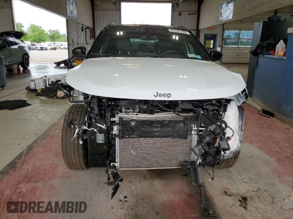 2024 Jeep Compass Limited с VIN 3C4NJDCN2RT176632, выставлен на аукционе Copart как лот 61791185 с пробегом 5 198 миль миль и Списание • Salvage title. История ставок и продаж доступна на DreamBid. Изображение 5.
