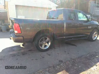 2017 Ram 1500 Tradesman z VIN 1C6RR6FG0HS693499, wystawiony jako IAAI lot #41758482 z przebiegiem 103 411 mil mil oraz . Historia ofert i sprzedaży dostępna na DreamBid. Obrazek 4.