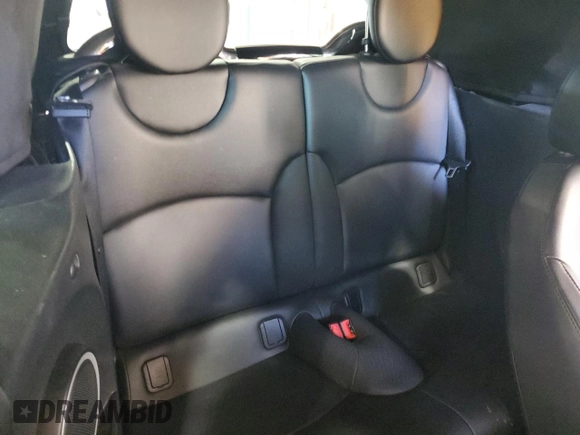 2012 MINI Convertible S с VIN WMWZP3C51CT296318, выставлен на аукционе Copart как лот 47701405 с пробегом 78 842 миль миль и Списание • Salvage title. История ставок и продаж доступна на DreamBid. Изображение 11.