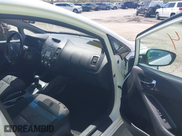 2016 Kia Forte EX with VIN KNAFX5A84G5628970, listed as a IAAI auction lot 42098764 with 92,003 mi miles and . Bid and sale history available at DreamBid. Image 5.