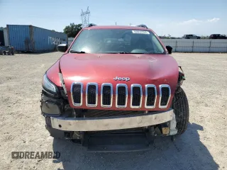 2017 Jeep Cherokee Sport z VIN 1C4PJMAB3HW601351, wystawiony jako Copart lot #60894095 z przebiegiem 125 458 mil mil oraz Szkoda całkowita • Salvage title. Historia ofert i sprzedaży dostępna na DreamBid. Obrazek 5.