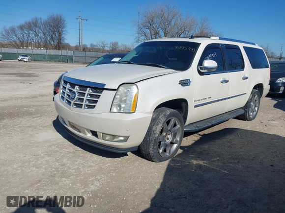 2007 Cadillac Escalade ESV with VIN 1GYFK668X7R327901, listed as a IAAI auction lot 41895943 with 268,821 mi miles. Bid and sale history available at carsss.com. Image 2.
