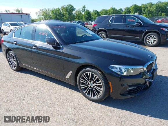 2018 BMW 5 Series 530i xDrive z VIN WBAJA7C53JG907770, wystawiony jako IAAI lot #42366172 z przebiegiem 60 979 mil mil oraz . Historia ofert i sprzedaży dostępna na DreamBid. Obrazek 1.