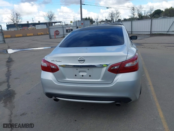 2018 Nissan Altima 2.5 SL with VIN 1N4AL3AP8JC216628, listed as a IAAI auction lot 41789254 with 135,965 mi miles. Bid and sale history available at carsss.com. Image 16.