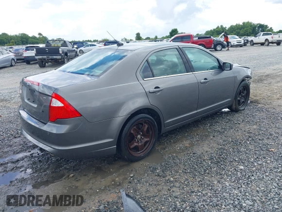 2010 Ford Fusion SE z VIN 3FAHP0HA0AR390424, wystawiony jako IAAI lot #42412805 z przebiegiem 276 002 mil mil oraz . Historia ofert i sprzedaży dostępna na DreamBid. Obrazek 4.