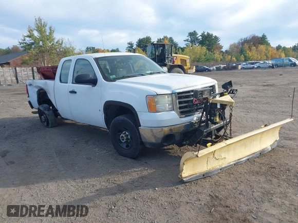 2009 GMC Sierra 2500HD z VIN 1GTHK49K69E135170, wystawiony jako IAAI lot #40495900 z przebiegiem 209 739 mil mil oraz . Historia ofert i sprzedaży dostępna na DreamBid. Obrazek 1.