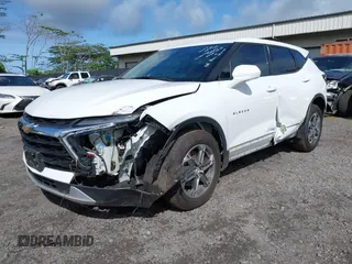 2023 Chevrolet Blazer LT z VIN 3GNKBHR46PS213116, wystawiony jako IAAI lot #42249792 z przebiegiem 37 119 mil mil oraz . Historia ofert i sprzedaży dostępna na DreamBid. Obrazek 2.