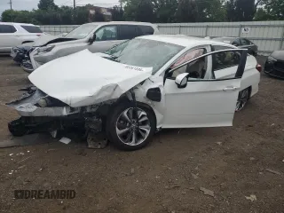 2018 Honda Clarity with VIN JHMZC5F11JC010529, listed as a Copart auction lot 62261595 with Not provided miles and Salvage title. Bid and sale history available at DreamBid. Image 1.