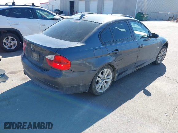 2007 BMW 3 Series 328i z VIN WBAVA33567PV64455, wystawiony jako IAAI lot #42029283 z przebiegiem 156 659 mil mil oraz . Historia ofert i sprzedaży dostępna na DreamBid. Obrazek 4.