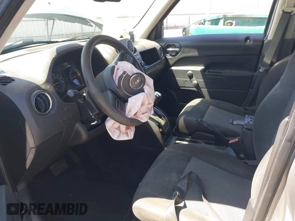 2017 Jeep Patriot Sport SE with VIN 1C4NJPBA8HD207631, listed as a IAAI auction lot 42809313 with 153,799 mi miles and . Bid and sale history available at DreamBid. Image 5.