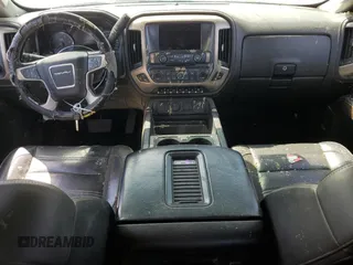 2019 GMC Sierra 2500HD Denali z VIN 1GT12SEY2KF106040, wystawiony jako Copart lot #54123885 z przebiegiem 153 684 mil mil oraz Szkoda całkowita • Salvage title. Historia ofert i sprzedaży dostępna na DreamBid. Obrazek 8.