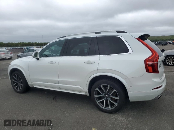 2017 Volvo XC90 Momentum z VIN YV4A22PK0H1177183, wystawiony jako Copart lot #57875645 z przebiegiem 72 339 mil mil oraz Szkoda całkowita • Salvage title. Historia ofert i sprzedaży dostępna na DreamBid. Obrazek 2.
