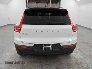 2022 Volvo XC40 Twin Plus z VIN YV4ED3UR2N2687964, wystawiony jako Copart lot #42171375 z przebiegiem 30 232 mil mil oraz Czysty tytuł • Clean title. Historia ofert i sprzedaży dostępna na DreamBid. Obrazek 6.