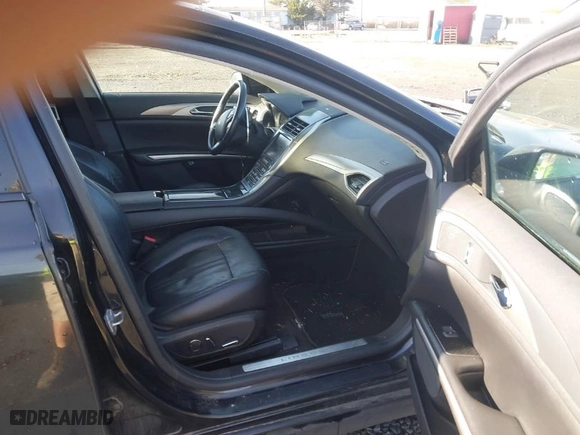 2014 Lincoln MKZ with VIN 3LN6L2GK2ER804596, listed as a IAAI auction lot 41376040 with 202,740 mi miles. Bid and sale history available at carsss.com. Image 5.