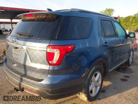 2018 Ford Explorer XLT z VIN 1FM5K7D85JGA11962, wystawiony jako IAAI lot #42049582 z przebiegiem 104 411 mil mil oraz . Historia ofert i sprzedaży dostępna na DreamBid. Obrazek 4.