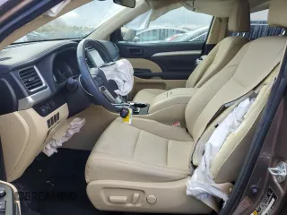 2018 Toyota Highlander LE с VIN 5TDBZRFH6JS812871, выставлен на аукционе Copart как лот 80105144 с пробегом 33 024 миль миль и Списание • Salvage title. История ставок и продаж доступна на DreamBid. Изображение 7.