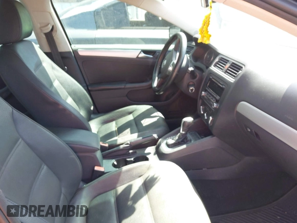 2012 Volkswagen Jetta Sedan TDI w/Premium & Nav with VIN 3VWLL7AJ1CM334735, listed as a IAAI auction lot 41749312 with 196,237 mi miles. Bid and sale history available at carsss.com. Image 5.