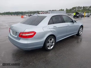 2013 Mercedes-Benz E-Class E 350 Luxury with VIN WDDHF8JB9DA663167, listed as a IAAI auction lot 41985122 with 131,025 mi miles. Bid and sale history available at carsss.com. Image 4.