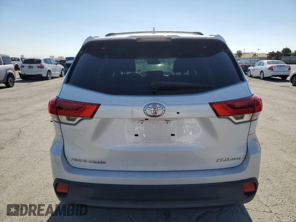 2017 Toyota Highlander XLE with VIN 5TDJZRFHXHS417209, listed as a Copart auction lot 64847585 with 46,693 mi miles and Salvage title. Bid and sale history available at DreamBid. Image 6.